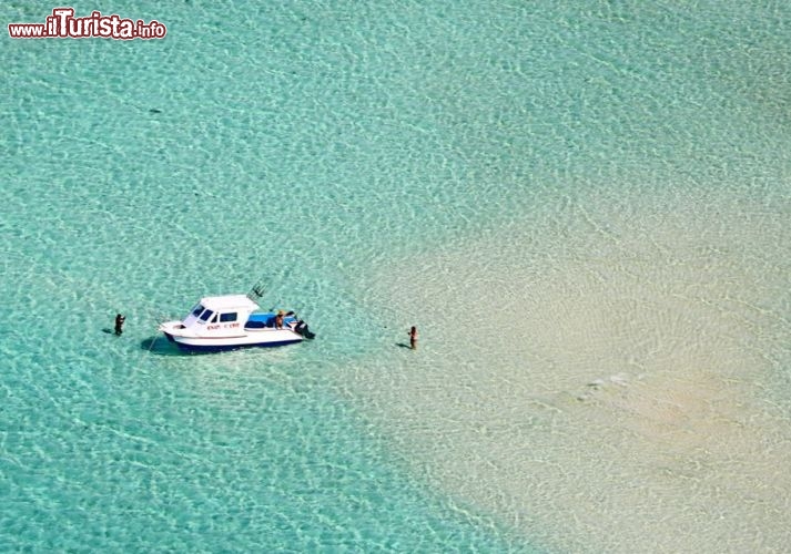 Il mare cristallino delle Isole Fiji, viste in elicottero - © DONNAVVENTURA® 2012 - Tutti i diritti riservati - All rights reserved