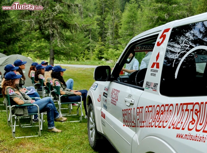 La scuola di pilotaggio mitsubishi: si svolge il corso di guida alle nuove leve Donnavventura - © DONNAVVENTURA® 2012 - Tutti i diritti riservati - All rights reserved