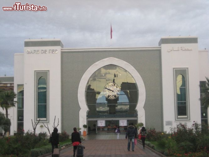 La stazione ferroviaria di Fes, una delle quattro città imperiali del marocco - Foto di Mara Agostini