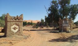 Merzouga: l'elegante hotel les pyramides ...