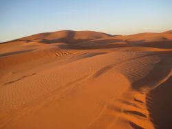 Le dune di Merzouga all'alba e al tramonto ...