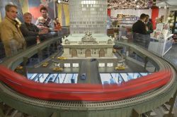 Plastico natalizio al Grand Central Terminal di NYC - © mta.info