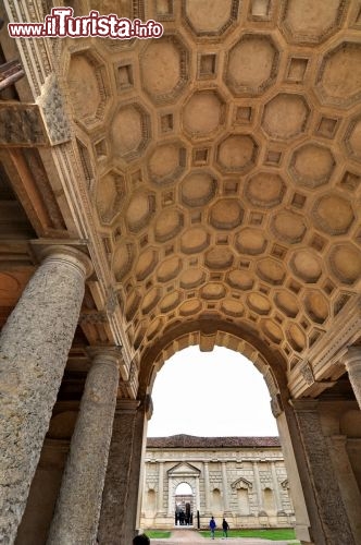 Immagine Atrio dell'ingresso ovest  nel Palazzo Te a Mantova