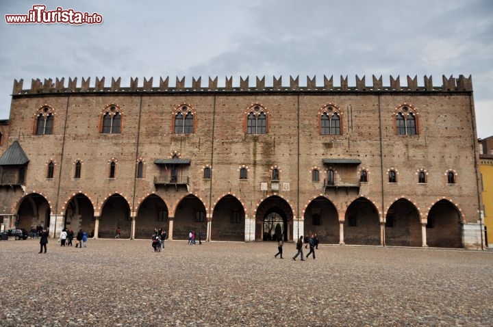 Immagine Facciata di Palazzo Ducale a Mantova