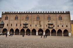 Facciata di Palazzo Ducale a Mantova