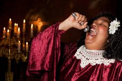 Esibizione di una cantante Gospel ad Harlem - © Anneka / shutterstock.com