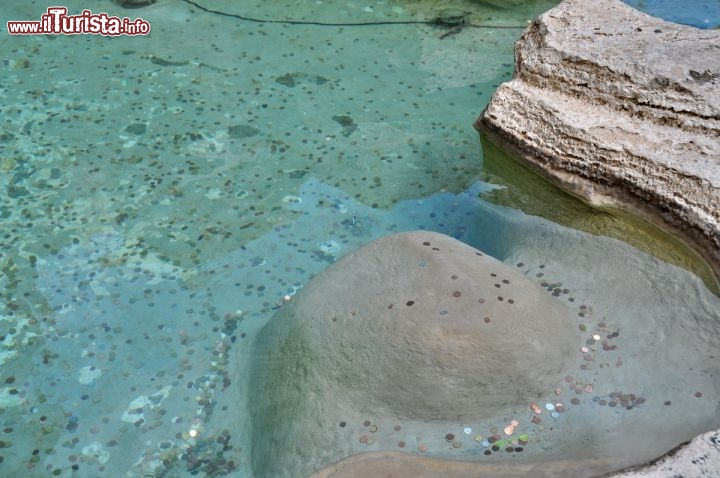 Immagine Le monetine nella Fontana di Trevi a Roma