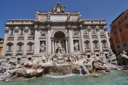 La splendida fontana di Trevi a Roma