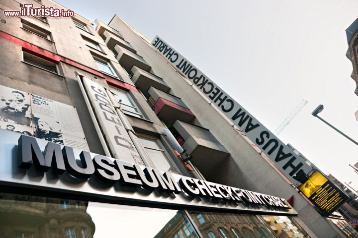 Immagine Museo Haus am Checkpoint Charlie Berlino - © Luciano Mortula / Shutterstock.com