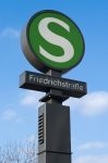 Metropolitana Berlino fermata Friedrichstrasse - © Bocman1973 / Shutterstock.com
