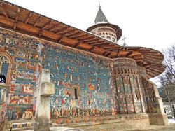 Gli affreschi del monastero di Voronet, Bucovina la regione nel nord-est della Romania - © Monia Savioli