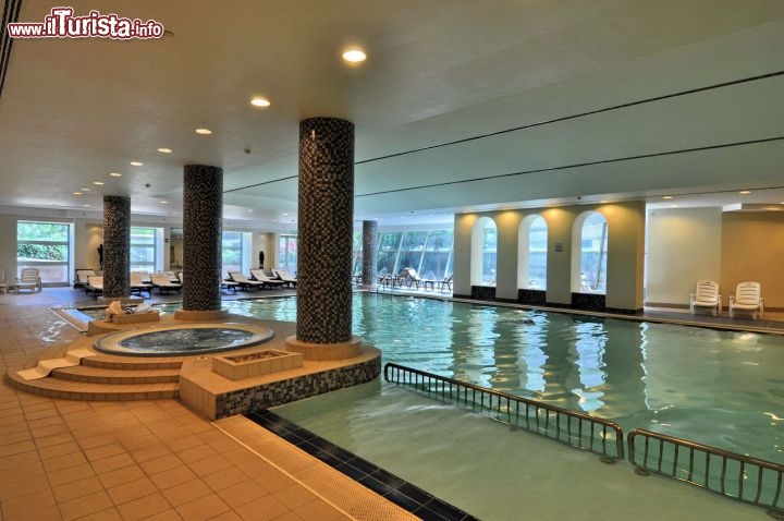 Immagine la piscina coperta dell'Hotel Corinthia di Khartoum