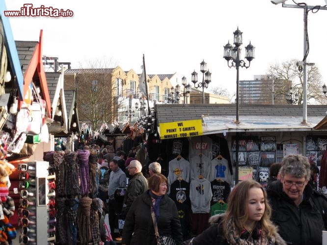 Immagine il mercato di Camden Market, una delle tante facce multietniche di Londra