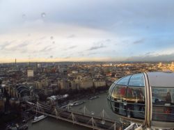 Il panorama ad alta quota sul London Eye di Londra, ...