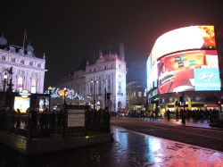 Piccadilly Circus by night, la celebre piazza di Londra