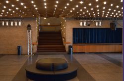 Interno del Kino International: il famoso cinema di Berlino fu costruito nella metà sovietica della capitale tedesca, 50 anni fa. Ancora oggi è un vero punto di riferimento nel ...