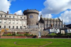 Torrione del castello di Dublino, la capitale dell'Irlanda - © Matej Hudovernik / Shutterstock.com