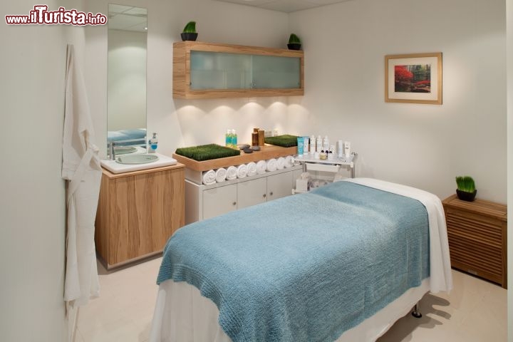 Le signore, sulla Liberty of the seas amano incontrarsi alla spa, dove oltre a sauna e bagnoturco sono a disposizione servizi a pagamento quali massaggi e manicure, mentre chi proprio non può rinunciare alla palestra trova una scelta amplissima di attrezzatture in una location spettacolare con vista a 180° gradi sull’orizzonte.