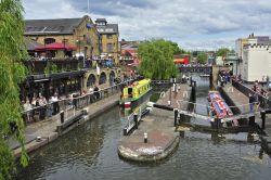Camden Lock lungo il Regent s Canal a Camden ...
