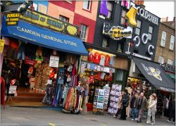 I mercatini di Camden Town a Londra - © ...