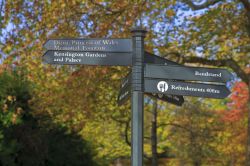 Cartelli Stradali a Hyde Park a Londra - © ...