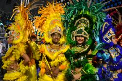 Sao Luis in Brasile: le  danzatrici Rumba Meu Boi durante la tradizionale  Festa di San Giovanni