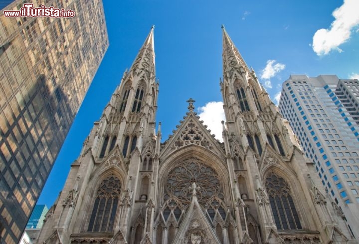 Immagine Facciata della Cattedrale di St Patrick, New York City - © cjrfoto / iStockphoto LP.