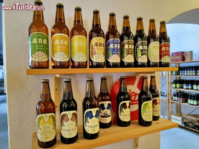 Immagine Birreria Rise Bryggery, con alcune birre artigianali esposte