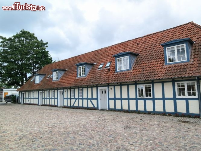 Immagine L'esterno dell'Hotel Kundesengaard, ricavato in una fattoria a graticcio ad Odense, Danimarca