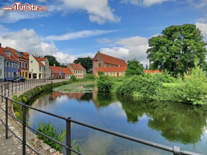 Immagine Nyborg è un pitoresco borgo medievale, famoso per il suo castello. Si trova sull'Isola di Fionia in Danimarca