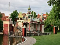 Andersen Museum - Nella città di Odense vive ancora il mito di  Hans Christian Handersen, il famose scrittore di fiabe della Danimarca.