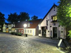 Via del centro ad Odense Vecchia, isola di Fionia (Danimarca)