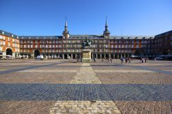 La grande Plaza Mayor si trova in centro a Madrid (Spagna) - © Francesco R. Iacomino / Shutterstock.com