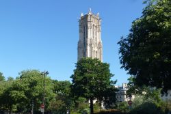 La torre dell'antica chiesa Saint-Jacques-de-la-Boucherie a Parigi oggi scomparsa