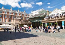 Covent Garden square la elegante piazza in centro a Londra - © Kamira / Shutterstock.com 