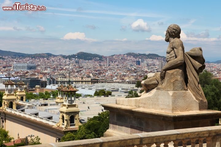 Immagine Panorama dalla collina del Montjuic a Barcellona - © jorisvo / Shutterstock.com