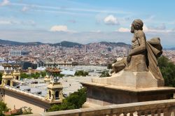 Panorama dalla collina del Montjuic a Barcellona ...