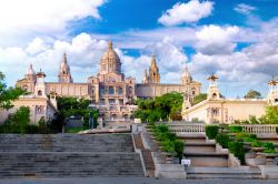 Placa De Espanya e il Museo nazionale di Barcellona sul Montjuic - © Brian Kinney / Shutterstock.com