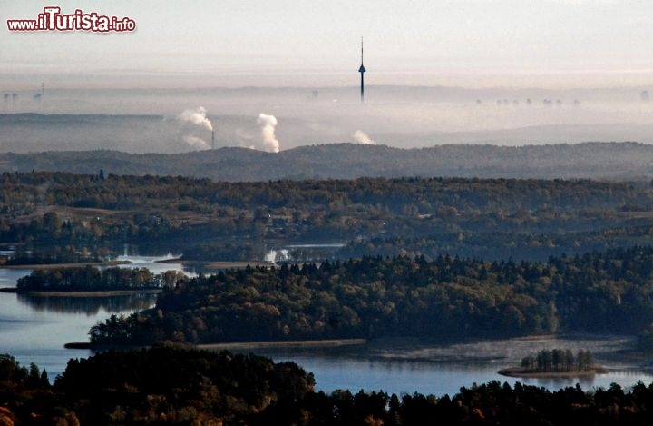 Vilnius fotografata in lontananza con la mongolfiera da Trakai - Foto G.Leskevicius