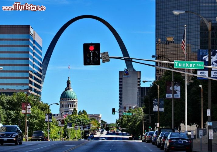 Panorama cittadino a Saint Louis -  sullo sfondo il Gateway Arch - © DONNAVVENTURA® 2013 - Tutti i diritti riservati - All rights reserved