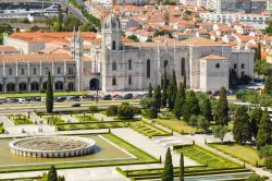 Vista aerea del Monastero dos Jeronimos a Lisbona, ...