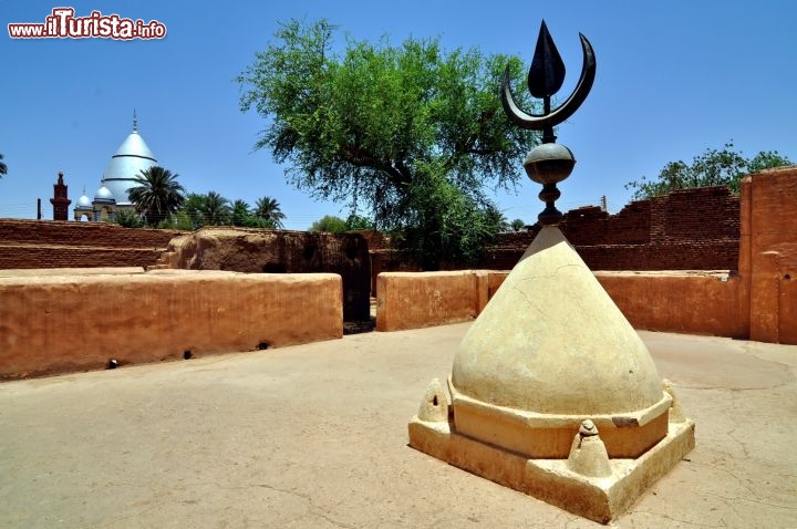 Khalifa house Museum e Mausoleo del Mahadi ad Omdurman - Per ulteriori informazioni: I viaggi di Maurizo Levi ed in particolare il Tour del Regno dei Faraoni Neri