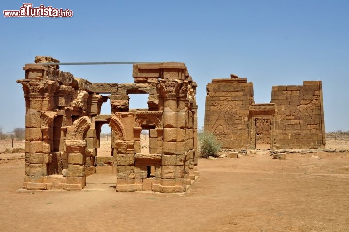 Il cosidetto "chiosco", con evidenti influssi romanici, vicino all'antico tempio di Apedemak in Sudan, nei pressi di Nagaa. - Per ulteriori informazioni: I viaggi di Maurizo Levi ed in particolare il Tour del Regno dei Faraoni Neri