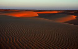 Fotografia al tramonto nel deserto occidentale ...