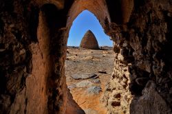 Dentro una koubba a Old Dongola in Sudan - Per ...