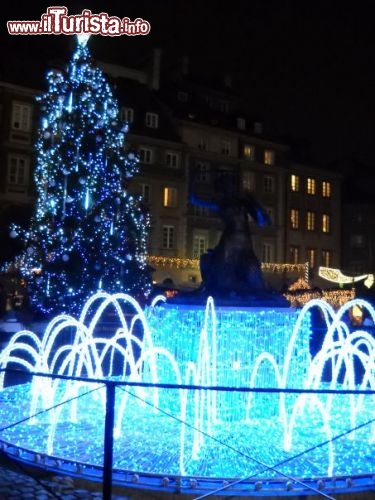 Immagine Varsavia albero di Natale e fontana nel centro della città