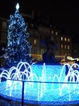 Varsavia albero di Natale e fontana nel centro della città