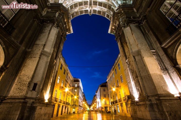 Cosa vedere e cosa visitare Arco di Rua Augusta