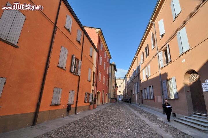 Via nel Borgo di Castelvetro a Modena -  L'ex feudo della famiglia Rangoni è piacevolissimo da passeggiare, alla scoperta di un vero gioello di Borgo, che sicuramente merita il suo fregio di Bandiera Arancione del TCI
