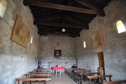 Navata interno Oratorio San Michele a Castelvetro - ...